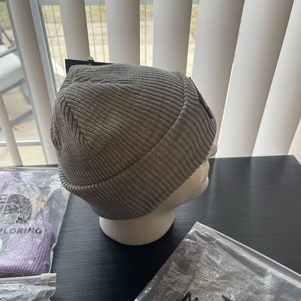 The North Face Ribbed Knit Gray Beanie